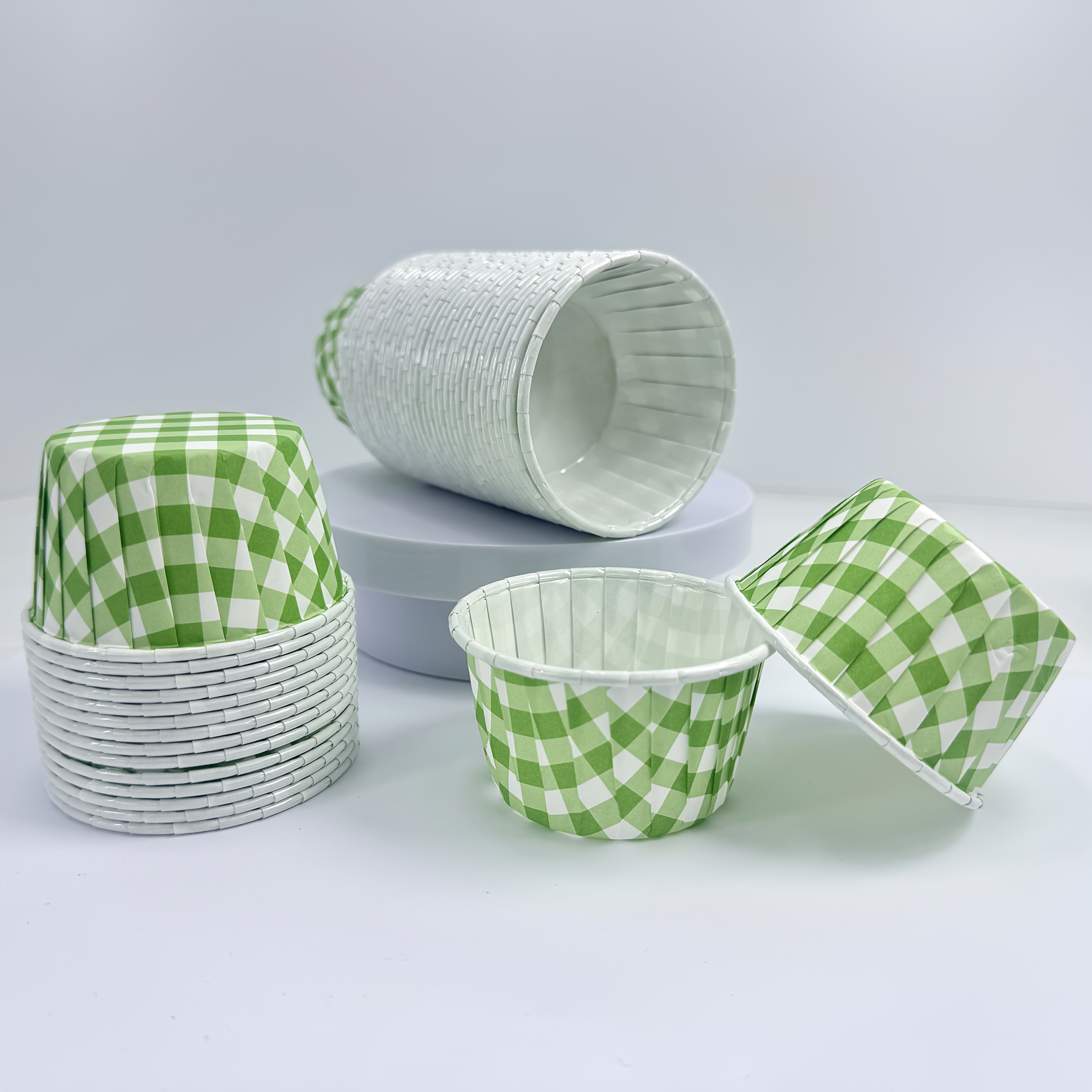 Pack of 48 Checkered Cake Cups - Available in 6 Colors, Coated and Oil-proof Thickened with or without Lid - Suitable for Weddings, Pies, Picnics and Dessert Shows