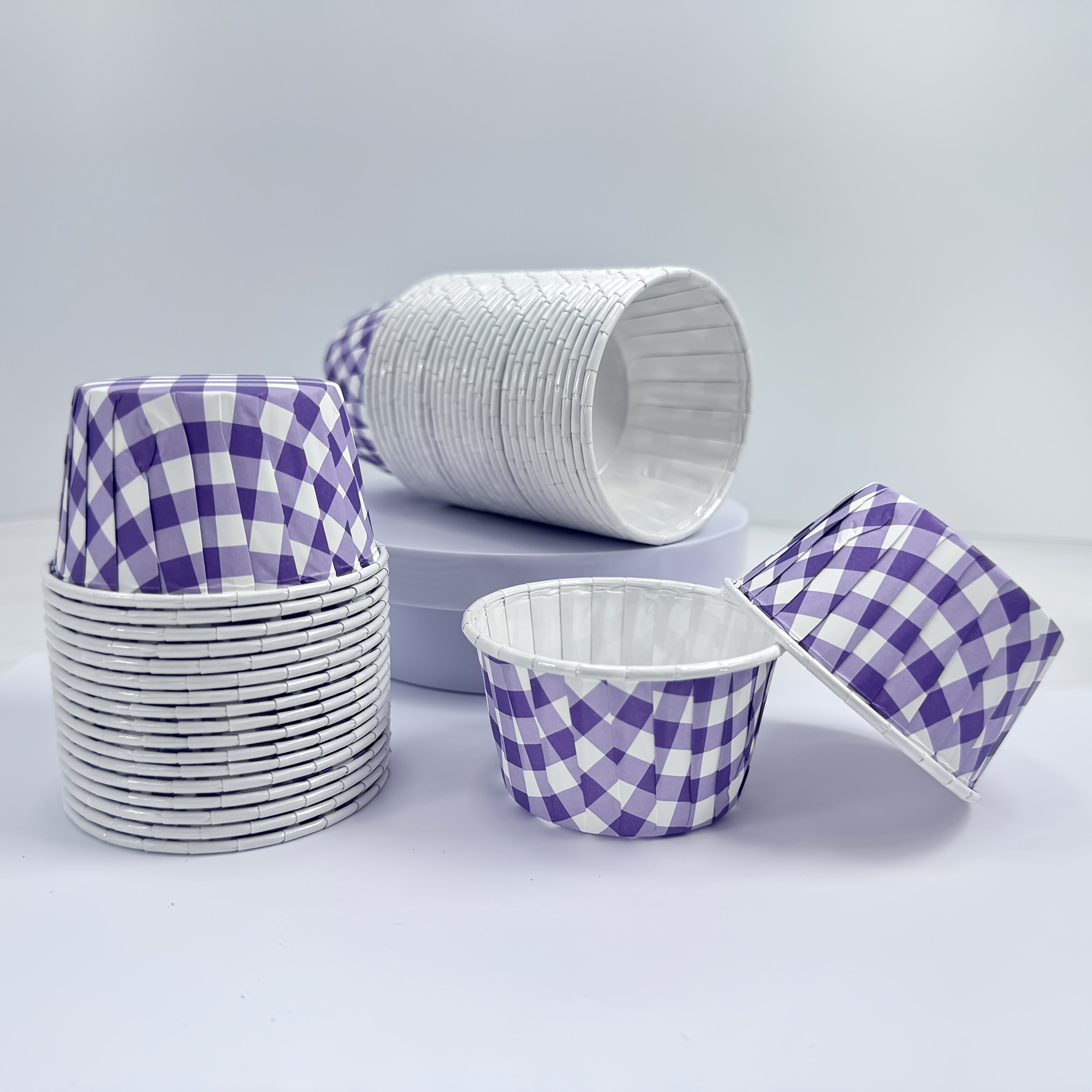 Pack of 48 Checkered Cake Cups - Available in 6 Colors, Coated and Oil-proof Thickened with or without Lid - Suitable for Weddings, Pies, Picnics and Dessert Shows