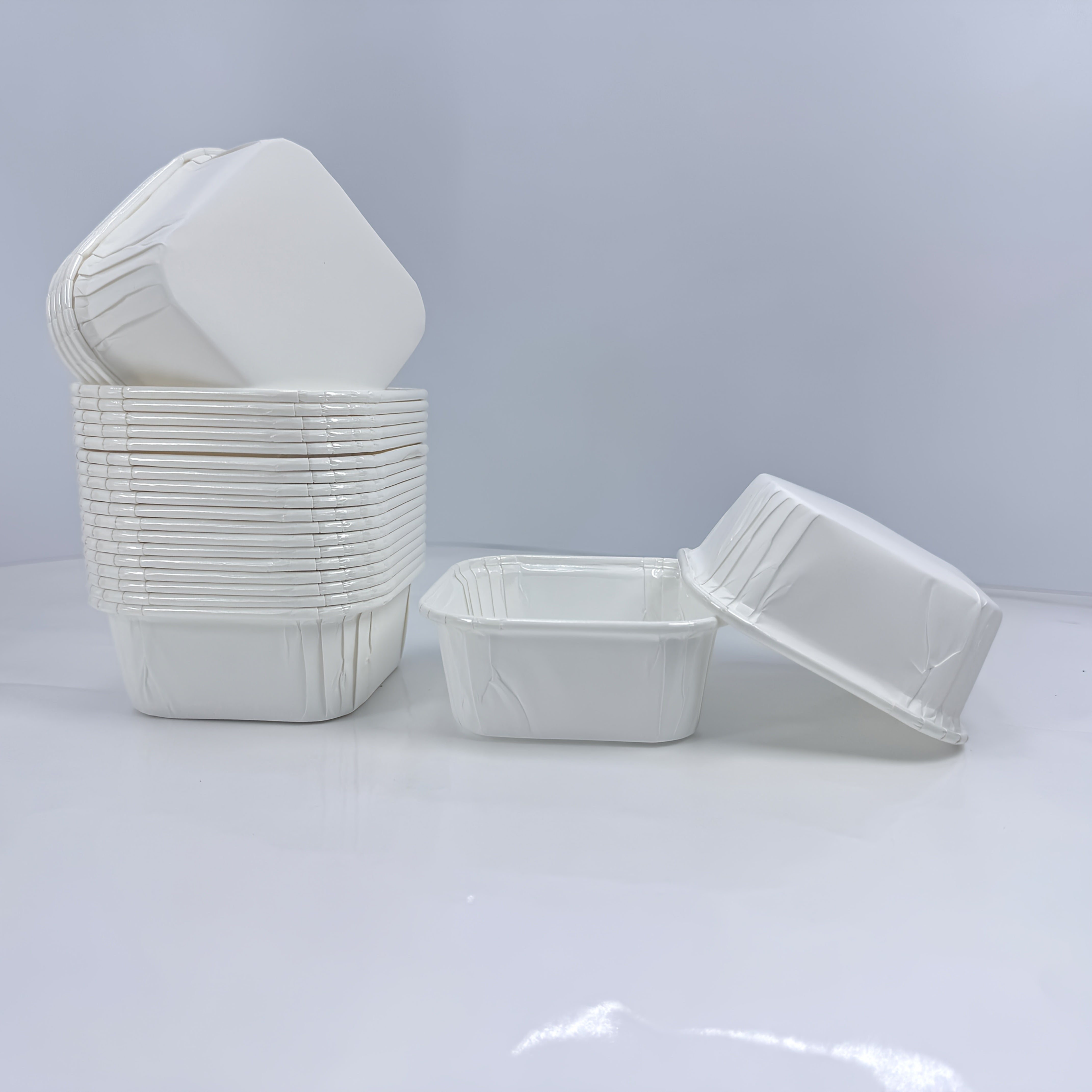 Pack of 50 thickened solid-color square cake cups, with or without lid, for wedding, birthday, pie, and special occasion cupcake holders