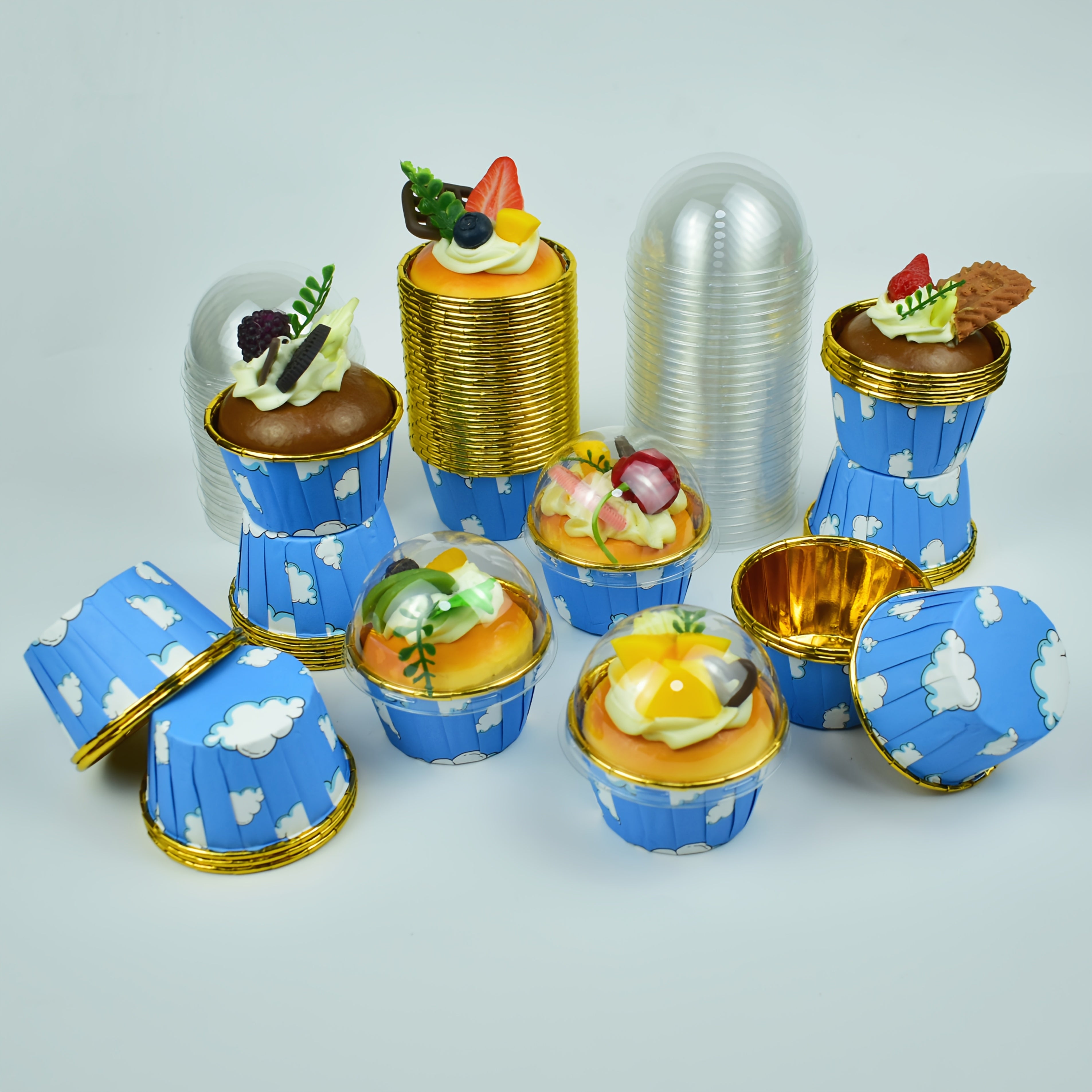 [50 cake cups + 50 lids or 50 cake cups] - Blue sky and white cloud design pattern, food grade paper cups, high temperature resistant, thickened muffin baking cups, suitable for parties, birthdays, weddings, festivals, picnics and family gatherings